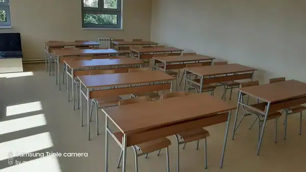 Školska klupa K2 sa policom – atest
