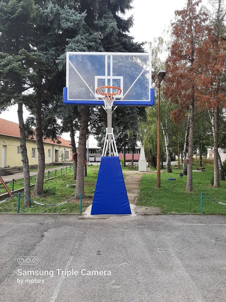 Košarkaška konstrukcija TK2 postavljena u Maljurevcu kod Požarevca.