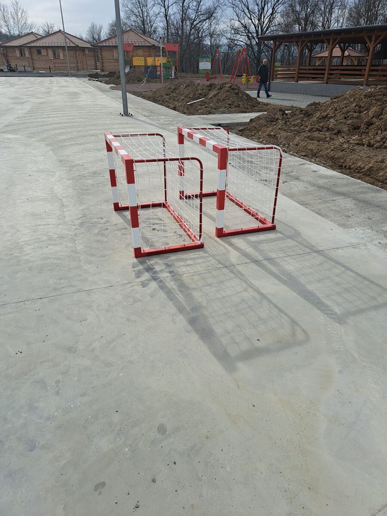 Mini golovi sa mrežom za sportski teren