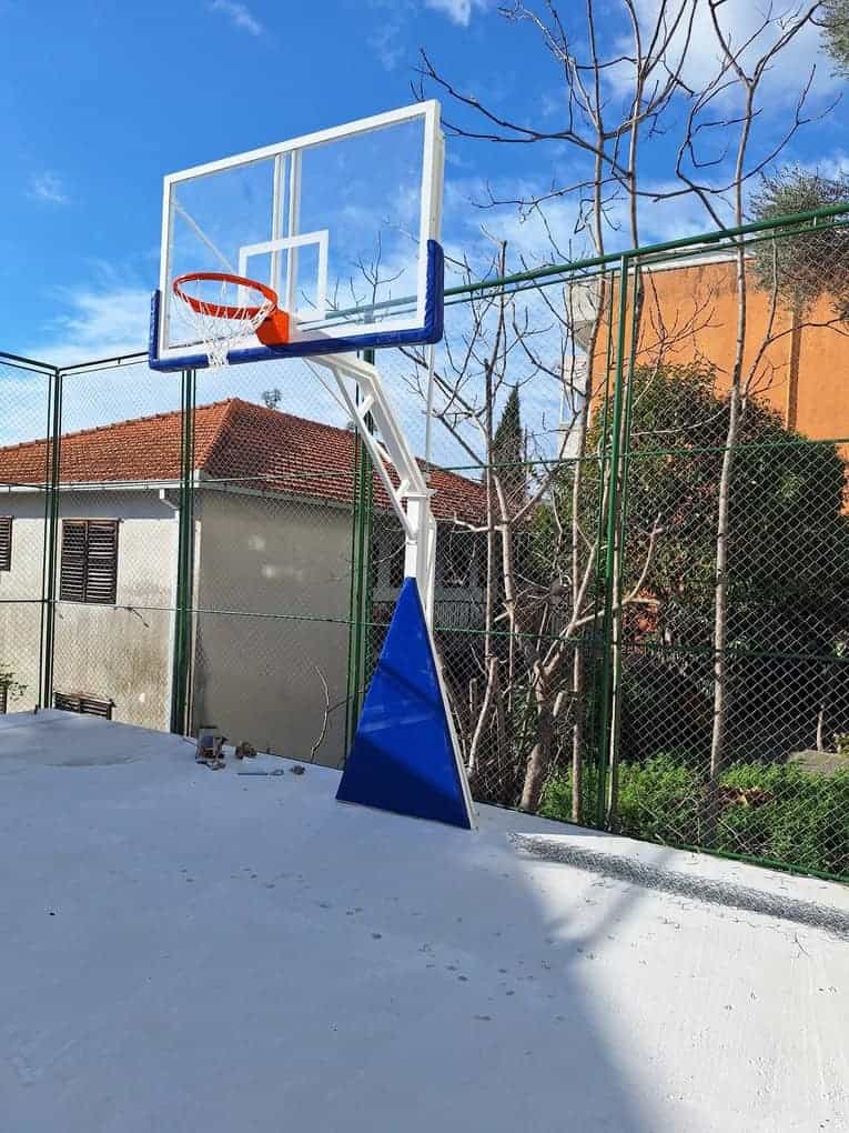 Košarkaške konstrukcije DK2 u Herceg Novom.