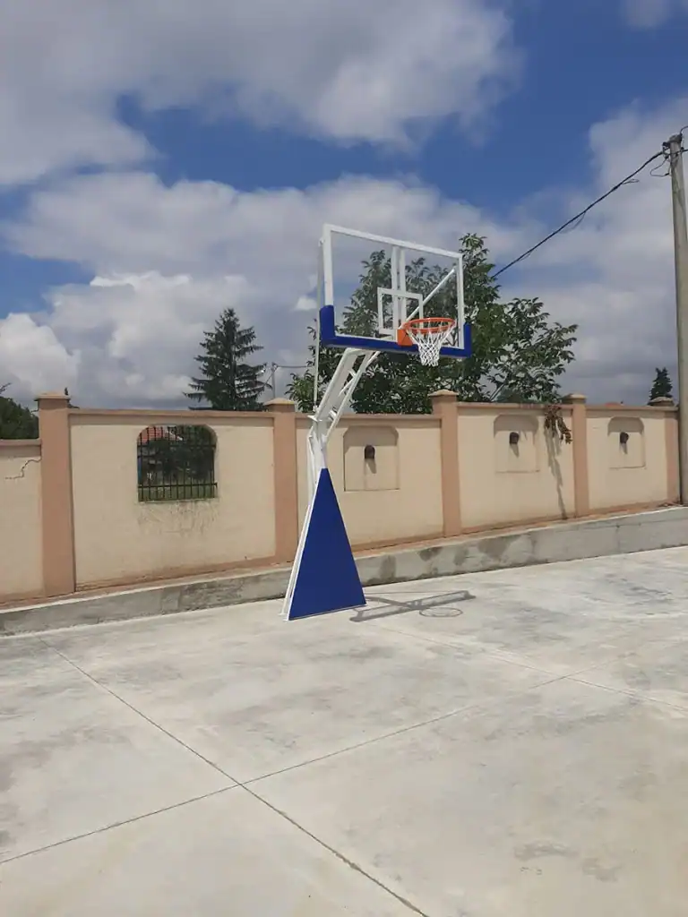 Košarkaška konstrukcija DK2 postavljena na Avali.