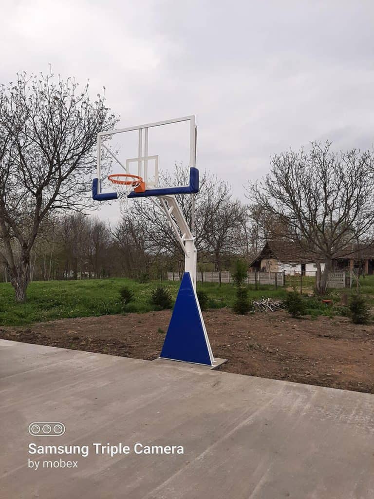Košarkaška konstrukcija DK2 postavljena u Bašinu.