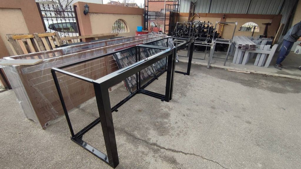 Rukometni golovi i golovi za mali fudbal 3x3 postavljeni u Kragujevcu.