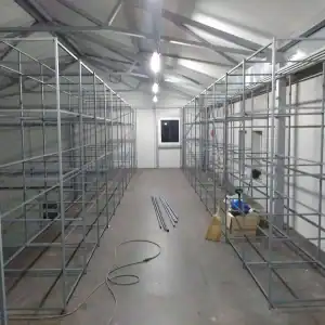 Višenamenske metalne police