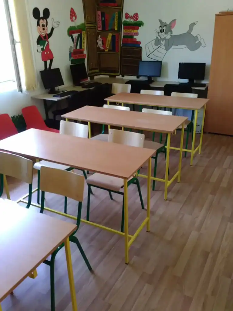 Isporuka školskih klupa i stolica Velika Plana