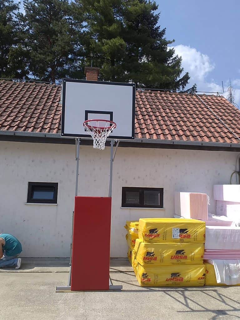 Postavljanje košarkaške konstrukcije MK1 Kučevo