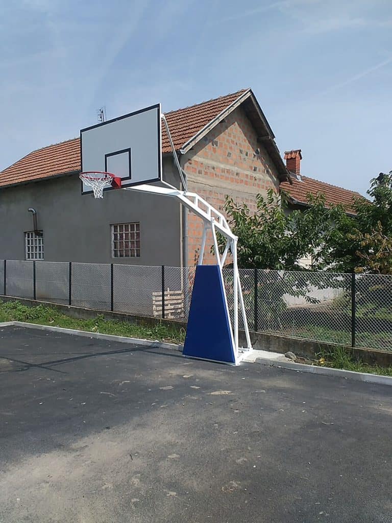 Postavljanje košarkaške konstrukcije TK1 OŠ Dimitrije Davidović Udovice
