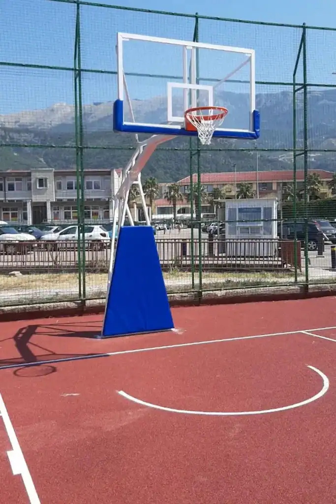 Košarkaške konstrukcije TK2 postavljena u Budvi.