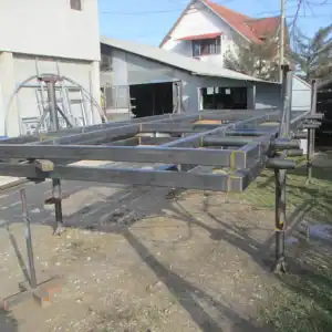 Kamionska platforma za pčelarski kontejner