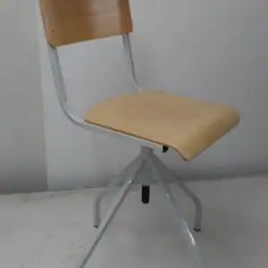 Radna stolica R1