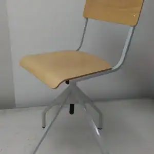 Radna stolica R1